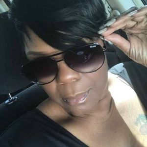 Meet your Posher, Sharon